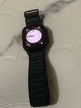 Apple Watch Series X, comme neuf, légèrement négociable