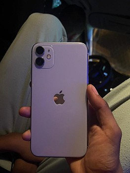 iPhone 11 69% batterie, Face ID, câble inclus
