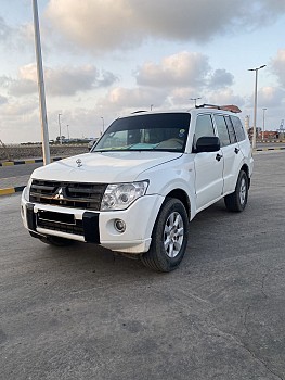 Mitsubishi Pajero, automatique, diesel, climatisée, bon état