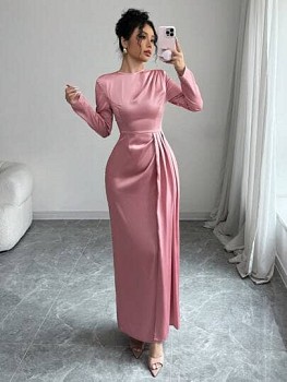 Robe à manches longues en satin