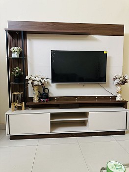 Tv toshiba 43 pouce avec son meuble tv