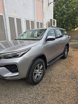 Toyota Fortuner 2021, automatique, diesel, faible kilométrage