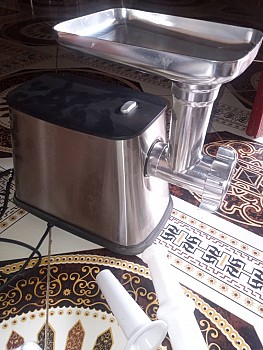 Hachoir à viande électrique inox, neuf