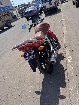 Moto comme neuve, 5 mois d\'utilisation