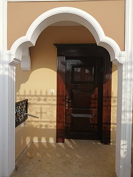 Villa F5 avec climatiseurs, citerne d\'eau et parking à louer à Cité Gabode