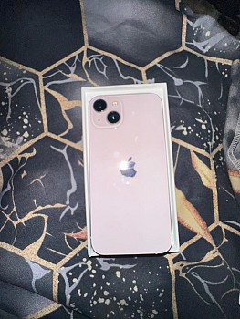 iPhone 13 Rose, Jamais Utilisé, Prix Négociable
