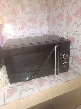 Micro-ondes Pixel neuve, comme neuf