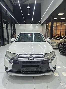 Mitsubishi Outlander 2018, automatique, essence, excellent état