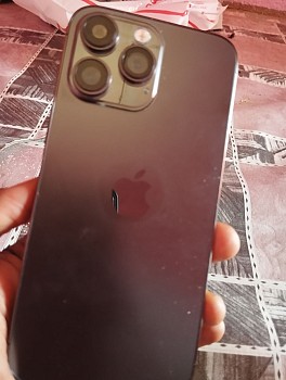 Téléphone iPhone 14 Pro Max en bon état