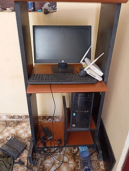 PC Complet avec Intel Core, RAM 4 et Stockage 500 Go + Table offerte