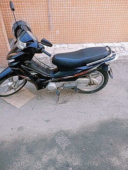 Moto 110 d\'occasion en bon état