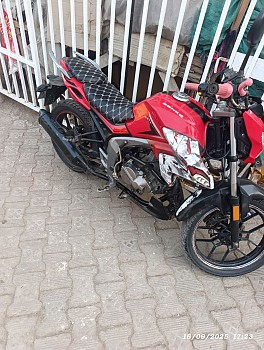 Moto SANKE 200cc, parfaite pour déplacements quotidiens