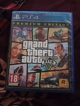 Jeu PS4 Assassin Creed Valhalla, Call of Duty et Grand Theft AutoV