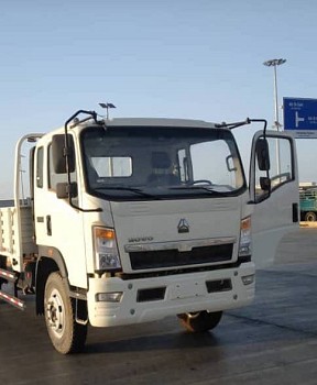 Camion Sinotruck Howo 12 tonnes, diesel, presque neuf