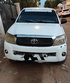 Voiture Hilux bien entretenue