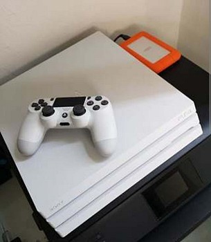 Console PS4 Pro (Blanche)