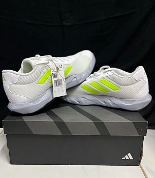 Chaussures d\'entraînement Adidas Boost - Confort et endurance assurés!