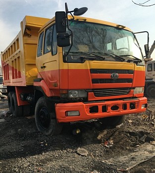 CAMION NISSAN 452/459