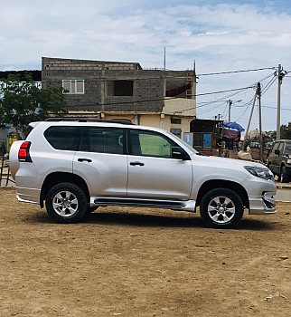 Voiture Prado TX tout neuf