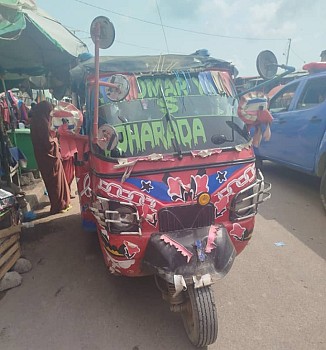 Moto Bajaj en bon état, prix négociable