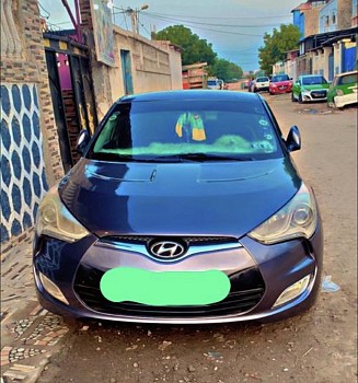 Hyundai Veloster essence turbo, climatiseur, radio, prix négociable