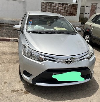 Toyota Yaris 2016, essence, bon état, clim fonctionnelle