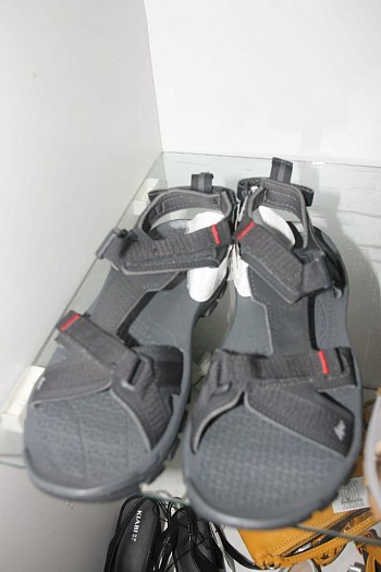 Sandales ouvertes de marche