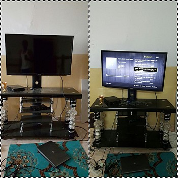 Écran plasma avec la table