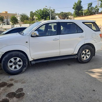 TOYOTA FORTUNER