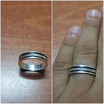 Une Bague en Argent pour Homme