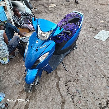 Scooter Suzuki