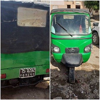 Bajaj Mahindra 757D92 en très bon état à prix généreux
