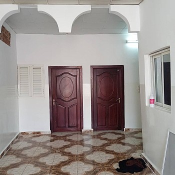 Appartement F4 avec terrasse à louer à Barwaqo 1