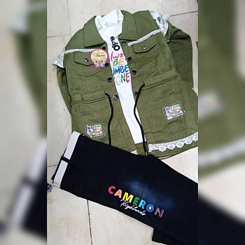 Ensemble enfant 9-12 ans : veste, t-shirt, pantalon neufs