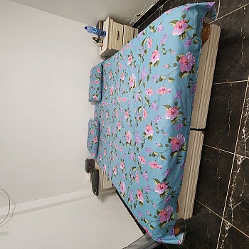 Grand lit king size avec matelas médical et surmatelas