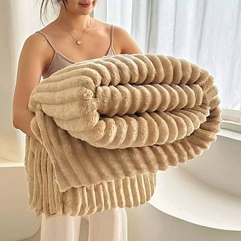 Couverture en fausse fourrure douce et chaude