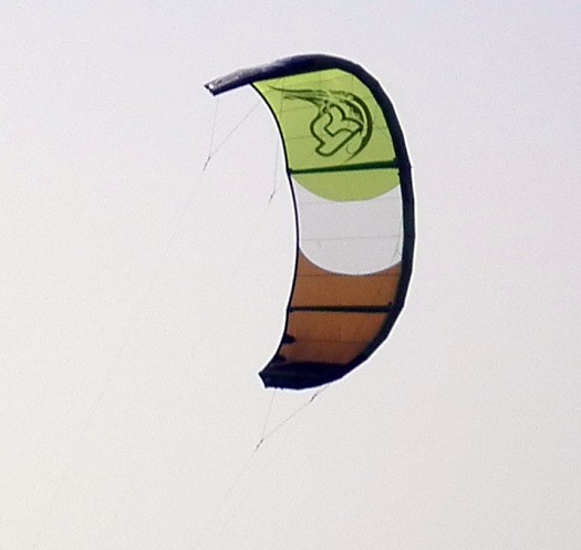 Aile kitesurf TAKOON 9 m² bon état nova II avec sac et barre