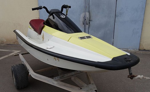 Jet Ski YAMAHA 650 Wave Runner