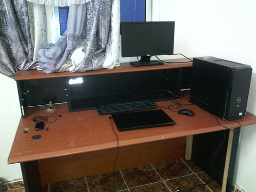 Ordinateur fixe+ bureau