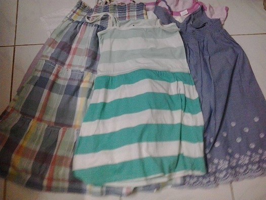 Vetements fille de 6ans , 4 ans , 8 ans de tres bon marque