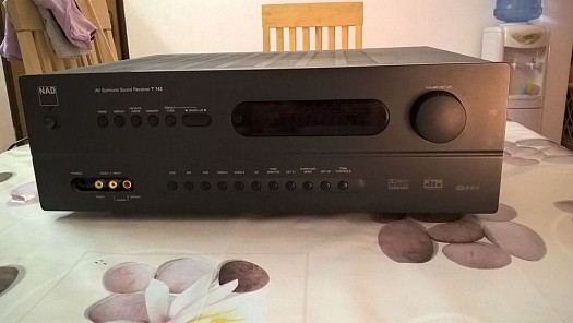Ampli home-cinema NAD T742