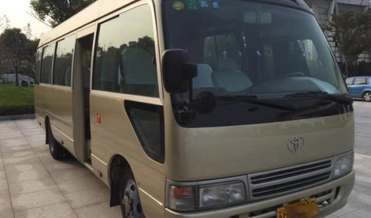 Bus Toyota Coaster de 29 places