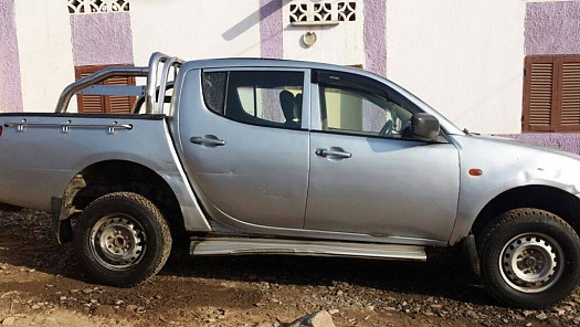 Voiture PICK UP L200
