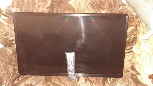 Écran plat + avec sa table