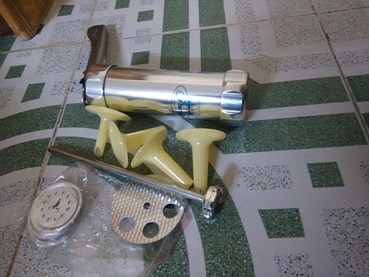 Batteuse. Machine a biscuit et moulinex