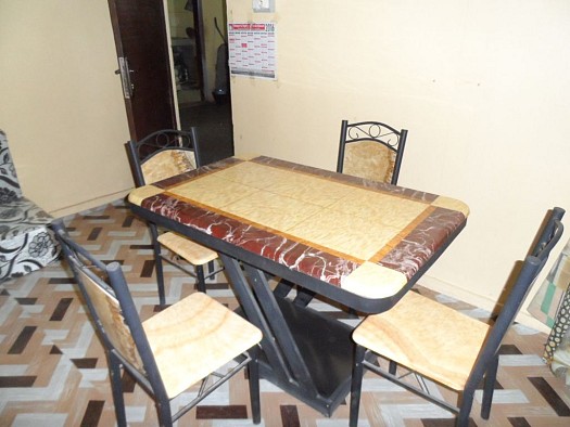 Table à manger Wassel neuve