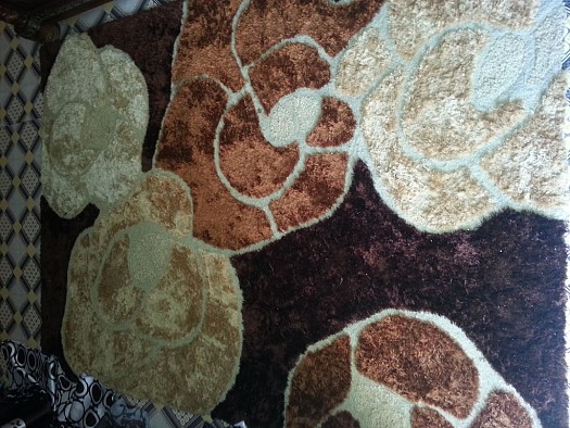 Tapis et des ustensiles de service à vendre