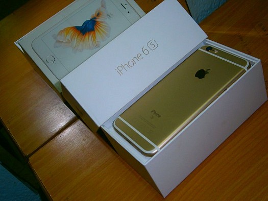 Téléphone IPhone 6S Gold