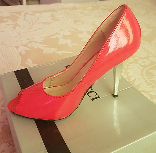 Chaussures à talon couleur rouge taille 38
