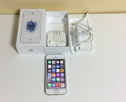 Apple Iphone SE 64 Go blanc, de France, sous garantie, comme neuf